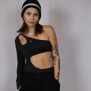Black One-Shoulder Cutout Top + beanie and boy shorts